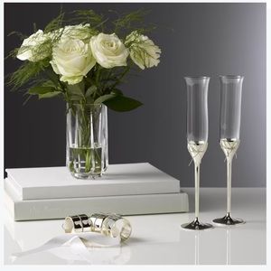 WEDGWOOD
VERA WANG LOVE KNOTS TOASTING FLUTES, SET OF 2